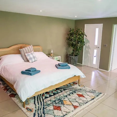 The Heronry, Netherby, A Luxurious Ideal For A Romantic Break With Hot Tub In A Rural Setting