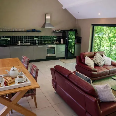 The Heronry, Netherby, A Luxurious Ideal For A Romantic Break With Hot Tub In A Rural Setting *