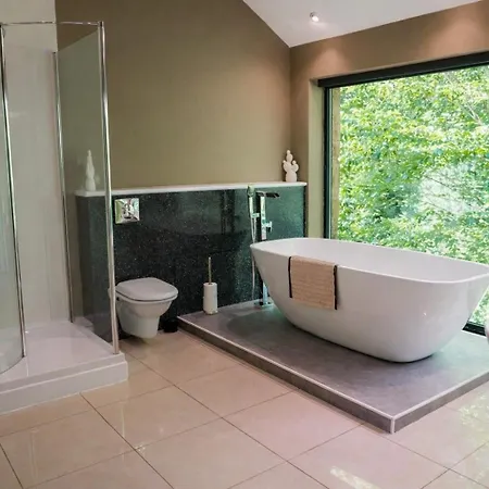 The Heronry, Netherby, A Luxurious Ideal For A Romantic Break With Hot Tub In A Rural Setting Longtown